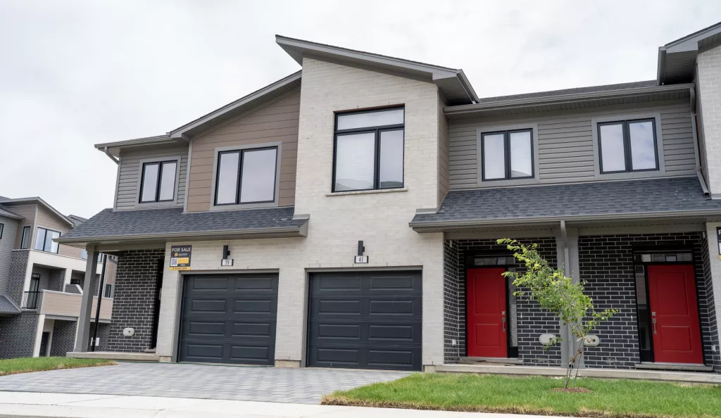 Hana townhome exterior at Kai